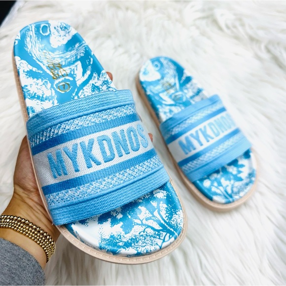 Blue knit graphic sandal - Picture 2 of 6
